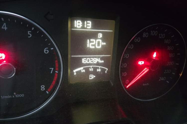 Used Volkswagen Lavida 2013 Restyled Classic 1.6L Manual Comfort Edition Odometer Close Up