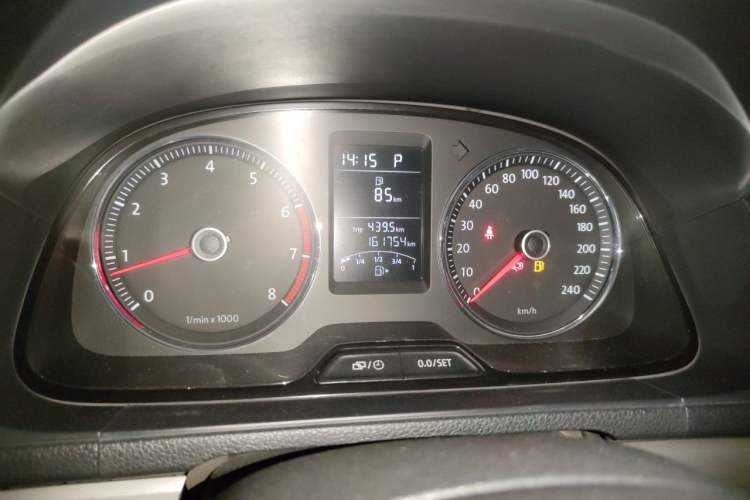 Used Volkswagen Lavida 2013 1.4TSI DSG Comfort Edition Odometer Close Up