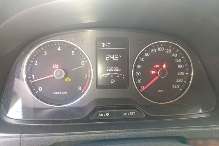 Used Volkswagen Lavida 2013 1.6L Manual Comfort Edition Odometer Close Up