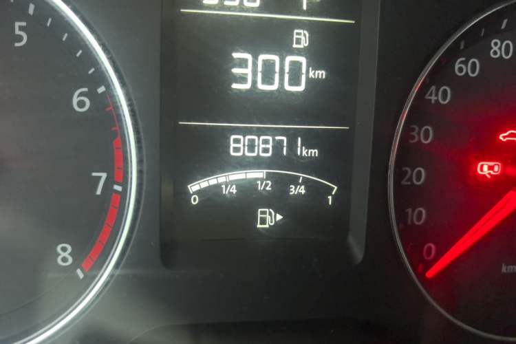 Used Volkswagen Lavida 2013 Revised Version 1.4 TSI DSG Comfort Edition Odometer Close Up