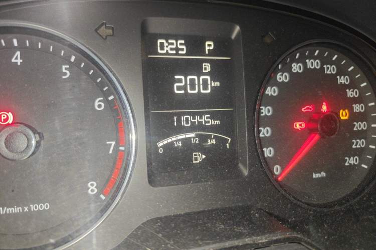 Used Volkswagen Lavida 2013 Restyled Classic 1.6L Automatic Comfort Edition Odometer Close Up