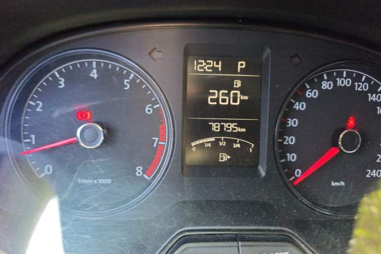 Used Volkswagen Lavida 2013 Revised Classic 1.6L Automatic Fashion Edition Odometer Close Up