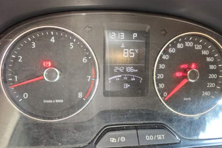 Used Volkswagen Lavida 2013 Restyled Classic 1.6L Automatic Comfort Edition Odometer Close Up