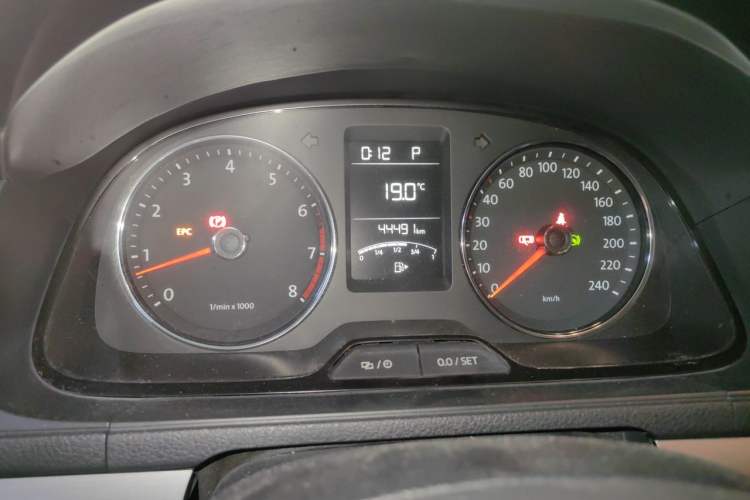 Used Volkswagen Lavida 2013 Revised Version 1.4 TSI DSG Comfort Edition Odometer Close Up