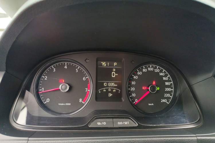 Used Volkswagen Lavida 2013 Revised Classic 1.6L Automatic Fashion Edition Odometer Close Up