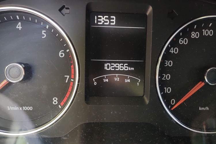 Used Volkswagen Lavida 2013 1.6L Automatic Comfort Edition Odometer Close Up