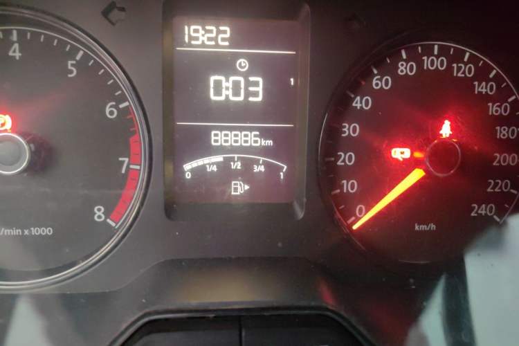Used Volkswagen Lavida 2013 Revised Classic 1.6L Manual Fashion Edition Odometer Close Up