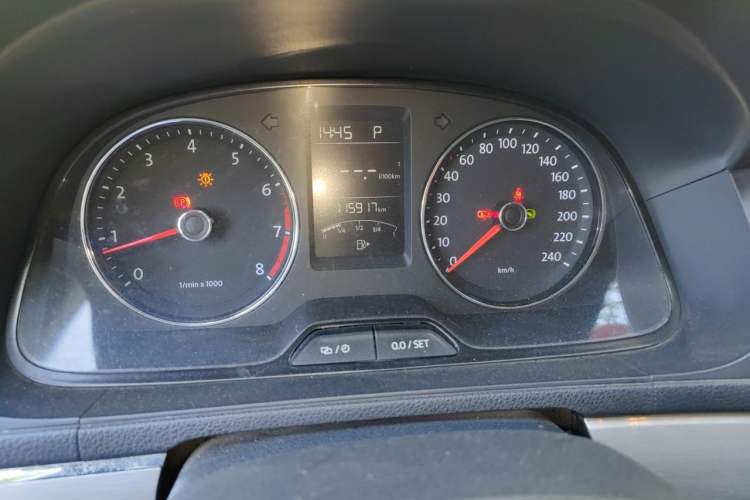 Used Volkswagen Lavida 2013 Revised Version 1.6L Automatic Luxury Edition Odometer Close Up