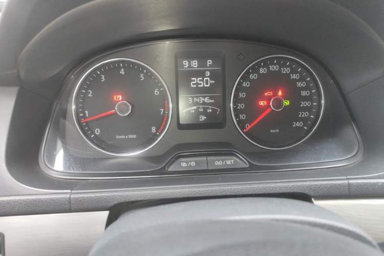 Used Volkswagen Lavida 2013 1.4TSI DSG Comfort Edition Odometer Close Up