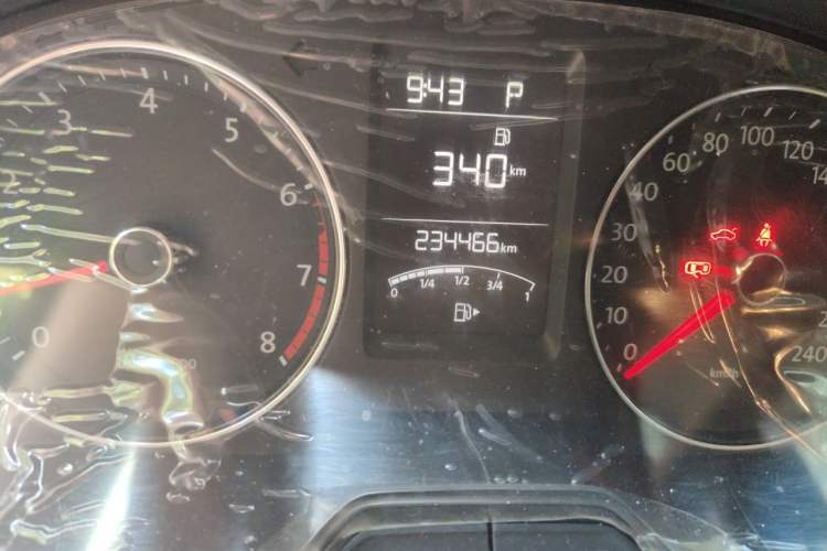 Used Volkswagen Lavida 2013 Restyled Classic 1.6L Automatic Comfort Edition Odometer Close Up