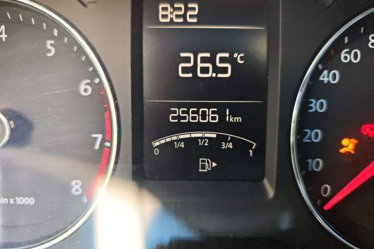 Used Volkswagen Lavida 2013 Restyled Classic 1.6L Manual Comfort Edition Odometer Close Up