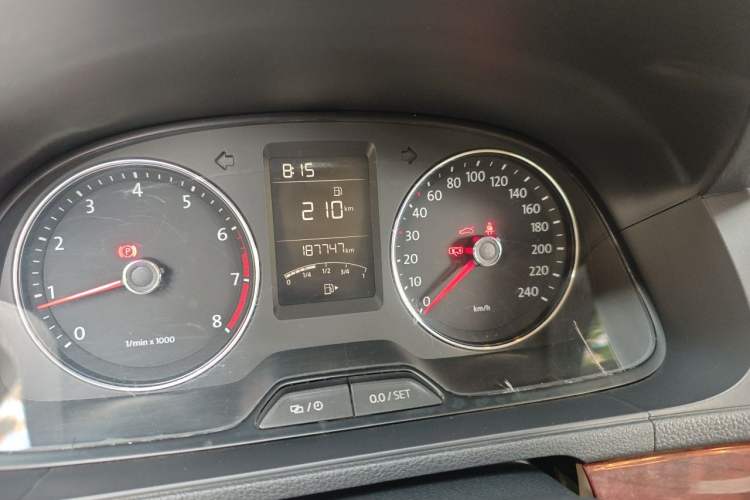 Used Volkswagen Lavida 2013 Revised Version 1.4 TSI Manual Comfort Edition Odometer Close Up
