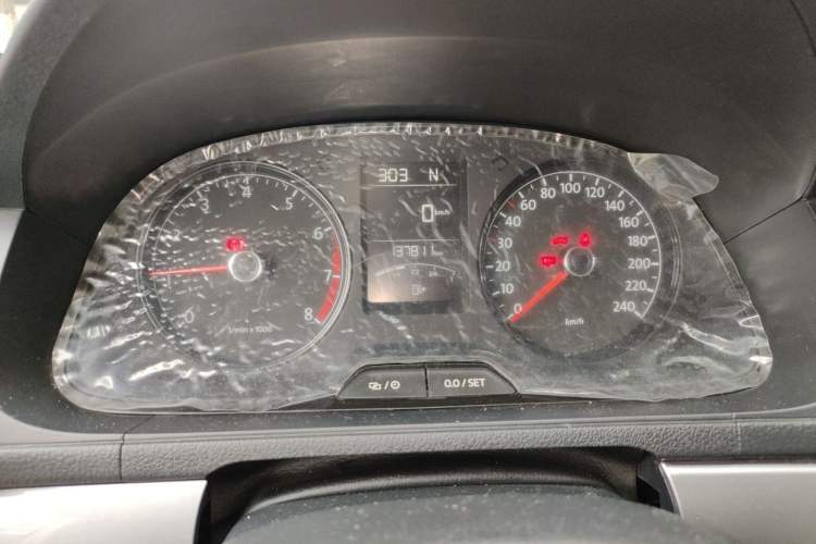 Used Volkswagen Lavida 2013 Revised Classic 1.6L Automatic Fashion Edition Odometer Close Up