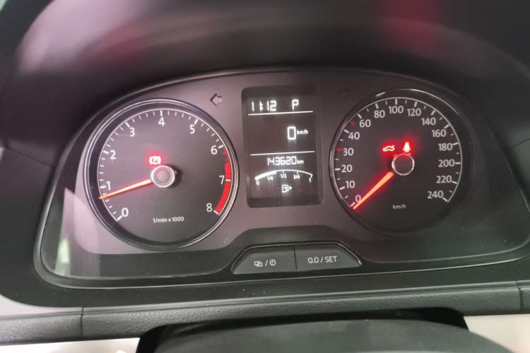 Used Volkswagen Lavida 2013 Revised Classic 1.6L Automatic Fashion Edition Odometer Close Up