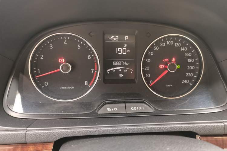 Used Volkswagen Lavida 2013 Restyled Classic 1.6L Automatic Comfort Edition Odometer Close Up