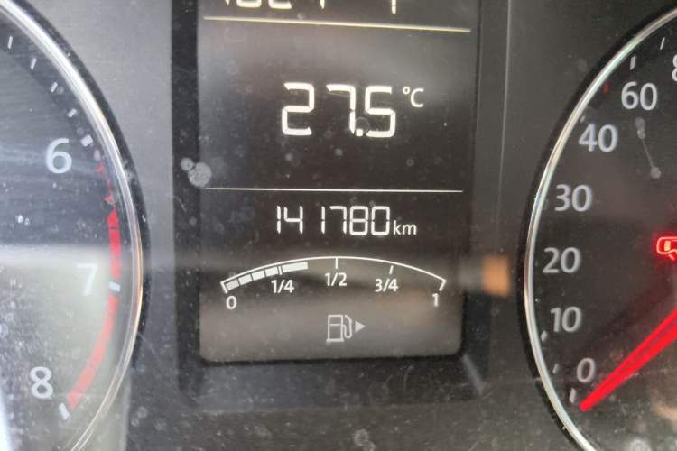 Used Volkswagen Lavida 2013 Revised Version 1.4 TSI DSG Comfort Edition Odometer Close Up
