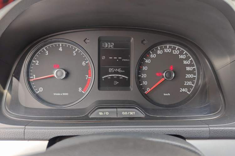 Used Volkswagen Lavida 2013 Revised Classic 1.6L Manual Fashion Edition Odometer Close Up