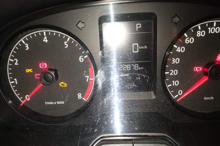 Used Volkswagen Lavida 2013 Revised Classic 1.6L Automatic Fashion Edition Odometer Close Up