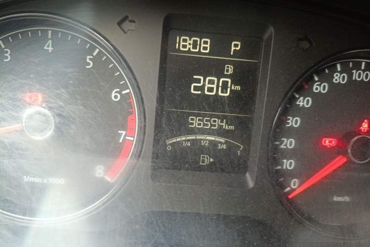 Used Volkswagen Lavida 2013 Revised Classic 1.6L Automatic Fashion Edition Odometer Close Up