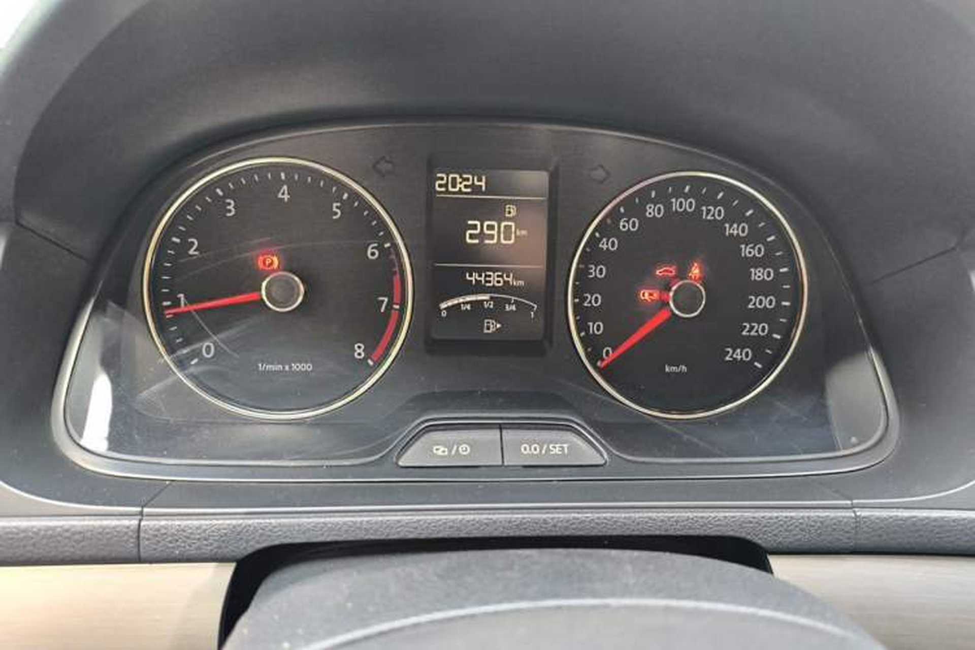 Used Volkswagen Lavida 2013 Restyled Classic 1.6L Manual Comfort Edition Odometer Close Up