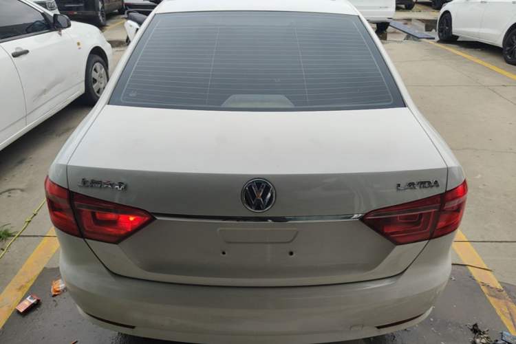 Used Volkswagen Lavida 2013 Revised Classic 1.6L Automatic Fashion Edition Rear