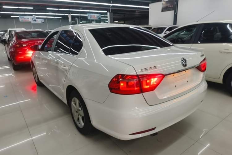 Used Volkswagen Lavida 2013 Revised Classic 1.6L Manual Fashion Edition Rear Left 45 Deg