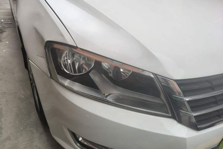 Used Volkswagen Lavida 2013 1.4 TSI Manual Luxury Edition Right Front Headlight