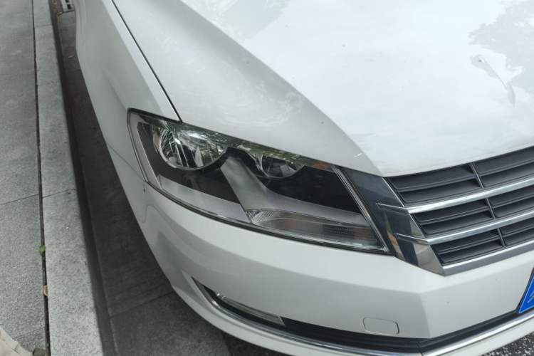 Used Volkswagen Lavida 2013 Restyled Classic 1.6L Manual Comfort Edition Right Front Headlight