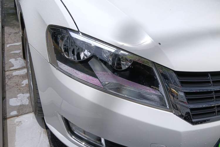 Used Volkswagen Lavida 2013 Revised Version 1.4 TSI Manual Comfort Edition Right Front Headlight