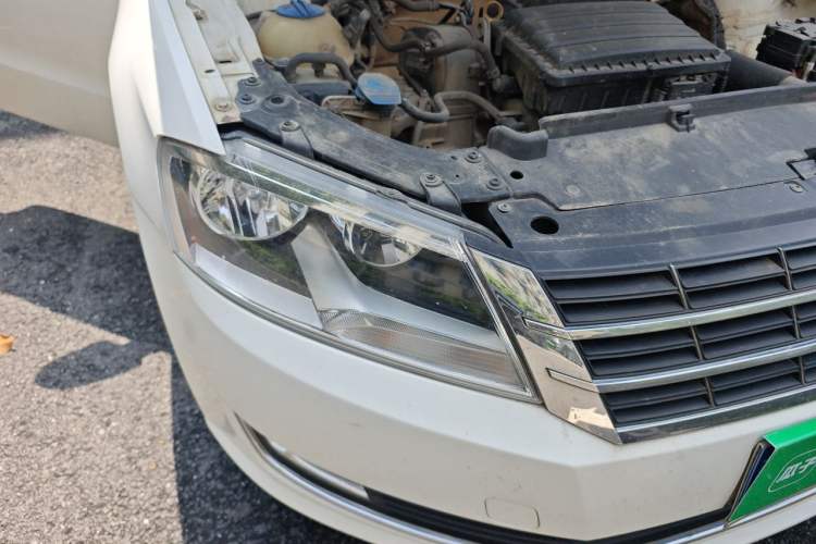 Used Volkswagen Lavida 2013 Restyled Classic 1.6L Automatic Comfort Edition Right Front Headlight