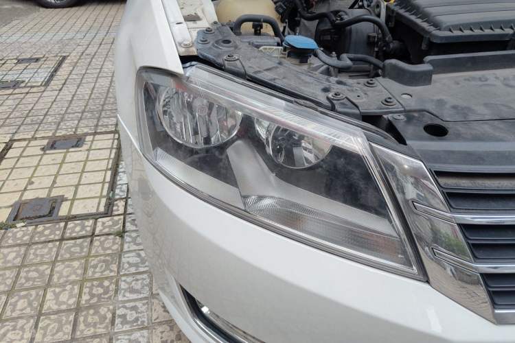 Used Volkswagen Lavida 2013 Restyled Classic 1.6L Automatic Comfort Edition Right Front Headlight