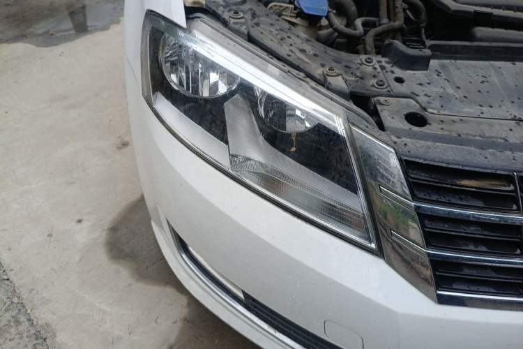 Used Volkswagen Lavida 2013 1.4TSI Manual Comfort Edition Right Front Headlight