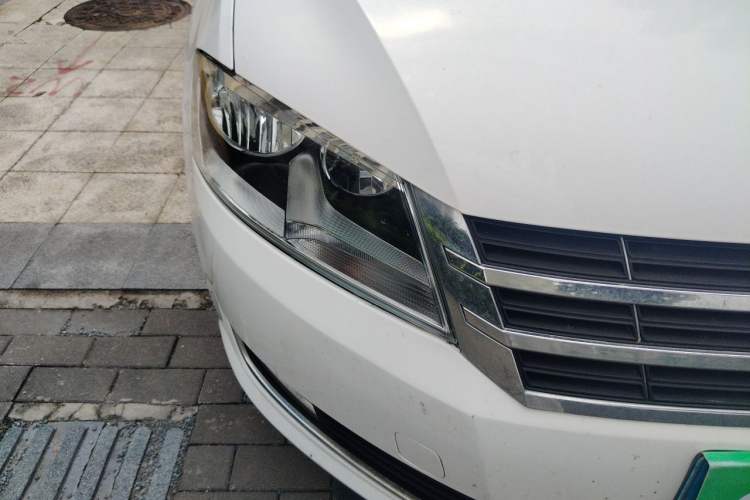 Used Volkswagen Lavida 2013 Revised Version 1.4 TSI DSG Comfort Edition Right Front Headlight