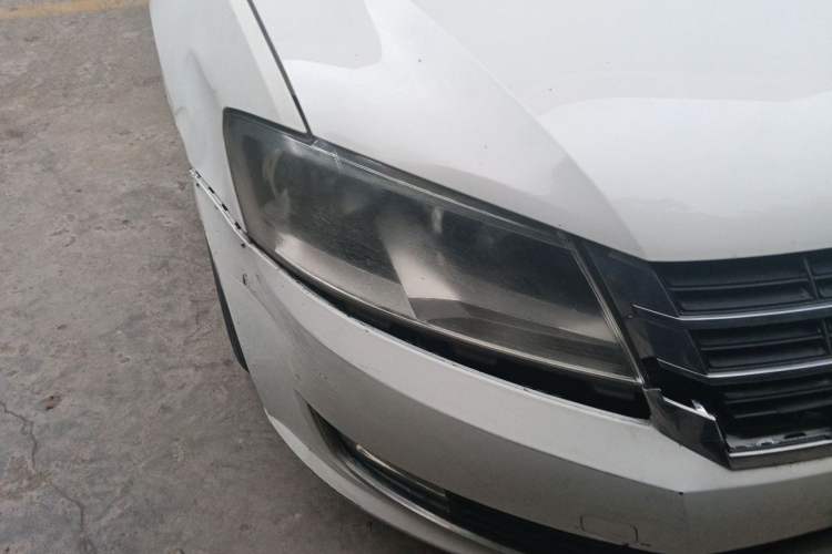Used Volkswagen Lavida 2013 Restyled Classic 1.6L Manual Comfort Edition Right Front Headlight
