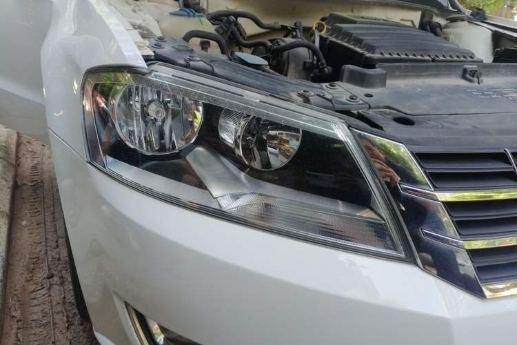 Used Volkswagen Lavida 2013 Restyled Classic 1.6L Automatic Comfort Edition Right Front Headlight