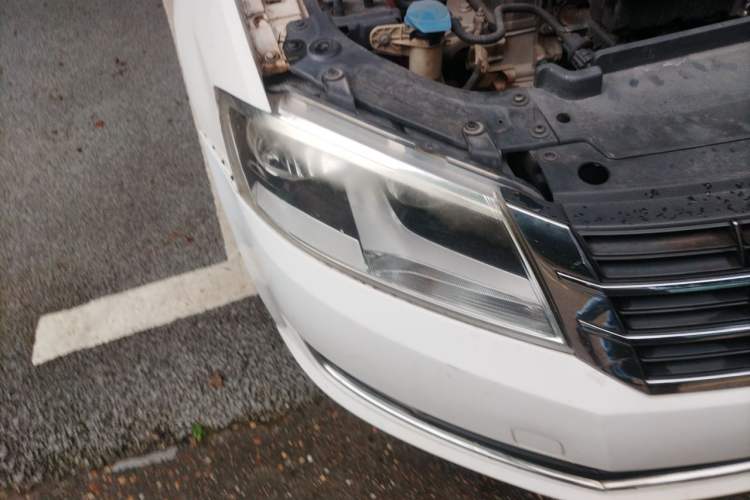 Used Volkswagen Lavida 2013 Restyled Classic 1.6L Automatic Comfort Edition Right Front Headlight
