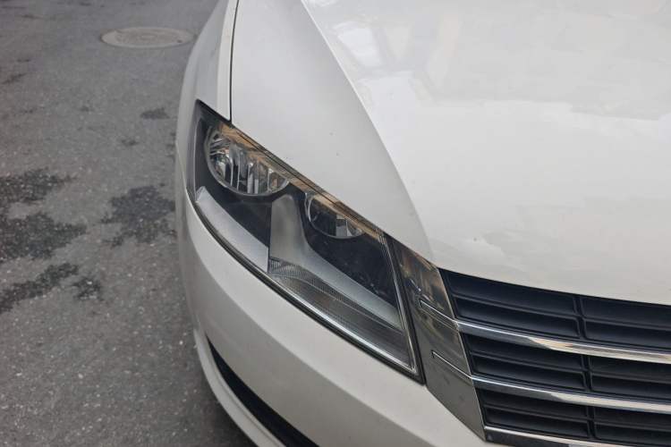 Used Volkswagen Lavida 2013 Revised Classic 1.6L Automatic Fashion Edition Right Front Headlight
