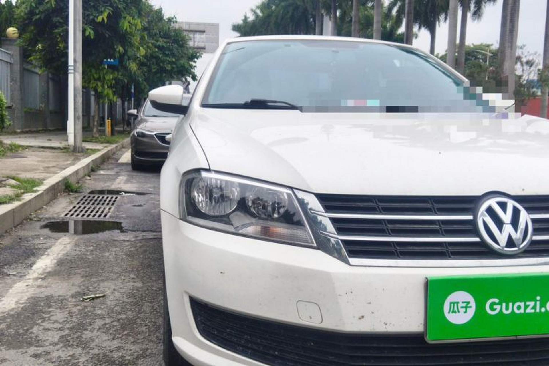 Used Volkswagen Lavida 2013 Revised Classic 1.6L Manual Fashion Edition Right Front Headlight