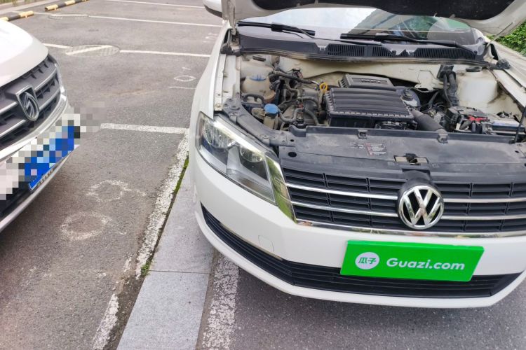 Used Volkswagen Lavida 2013 Revised Classic 1.6L Automatic Fashion Edition Right Front Headlight