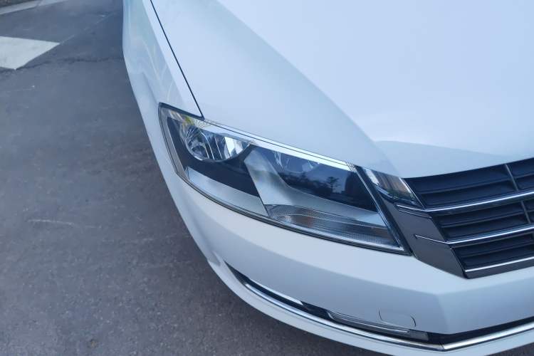 Used Volkswagen Lavida 2013 Restyled Classic 1.6L Automatic Comfort Edition Right Front Headlight