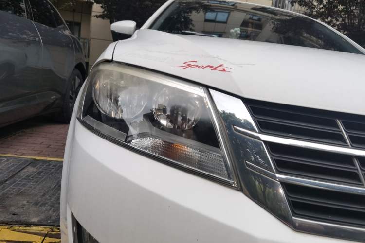 Used Volkswagen Lavida 2013 Restyled Classic 1.6L Automatic Comfort Edition Right Front Headlight