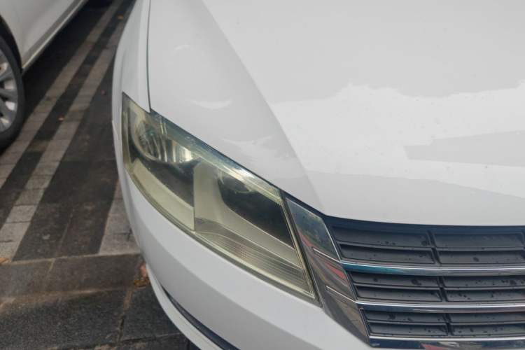 Used Volkswagen Lavida 2013 Revised Classic 1.6L Automatic Fashion Edition Right Front Headlight