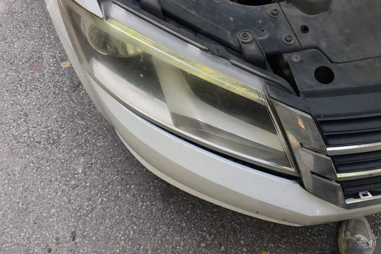 Used Volkswagen Lavida 2013 1.4TSI DSG Comfort Edition Right Front Headlight