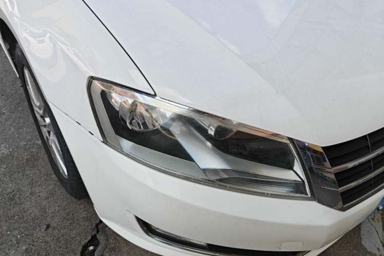Used Volkswagen Lavida 2013 Revised Version 1.4 TSI DSG Comfort Edition Right Front Headlight