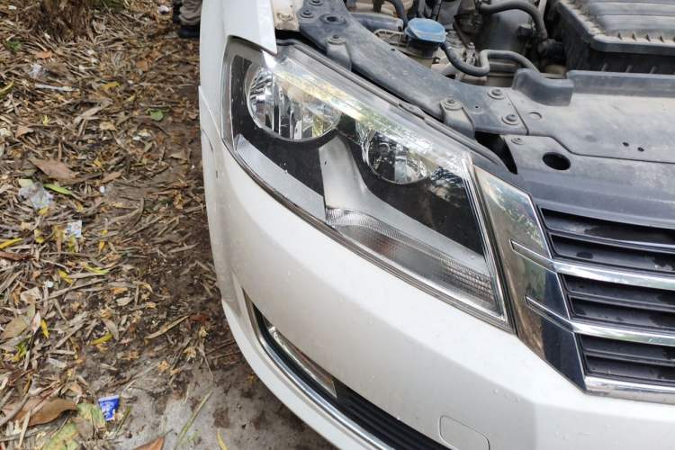 Used Volkswagen Lavida 2013 Restyled Classic 1.6L Automatic Comfort Edition Right Front Headlight