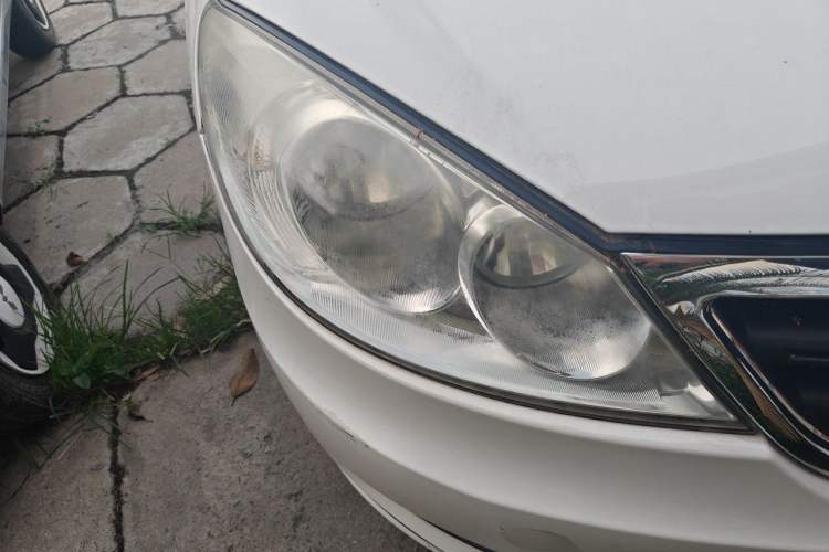 Used Volkswagen Lavida 2013 Classic 1.6L Manual Fashion Edition Right Front Headlight