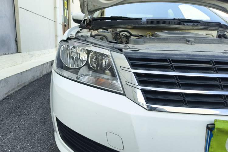 Used Volkswagen Lavida 2013 Revised Classic 1.6L Automatic Fashion Edition Right Front Headlight