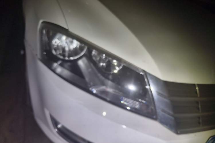 Used Volkswagen Lavida 2013 1.4TSI DSG Comfort Edition Right Front Headlight