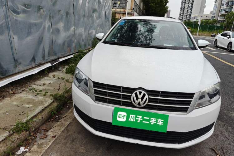 Used Volkswagen Lavida 2013 Revised Classic 1.6L Manual Fashion Edition Right Front Headlight