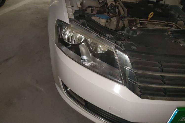 Used Volkswagen Lavida 2013 1.4TSI DSG Comfort Edition Right Front Headlight